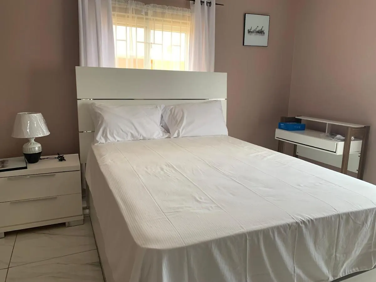 Townhouse Get-A-Way Apartamento Mandeville Jamaica